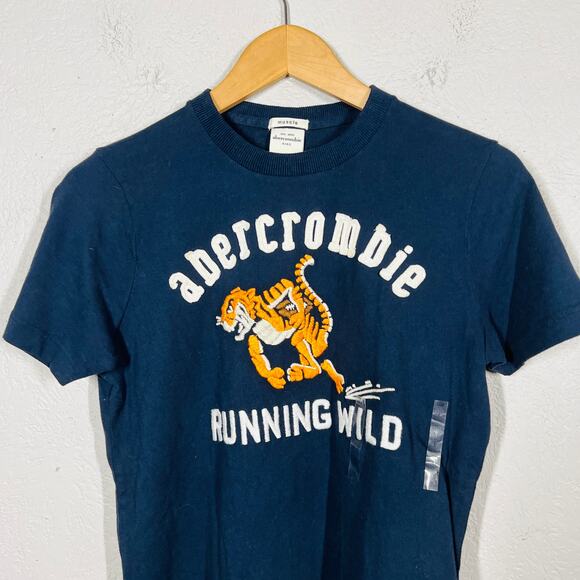 NEW! Abercrombie Texture Stitch Tee Running Wild Tiger Short Sleeve Navy - L - Picture 2 of 4